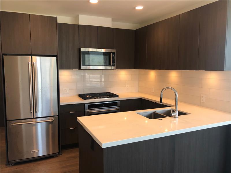 530 Whiting Way, Coquitlam