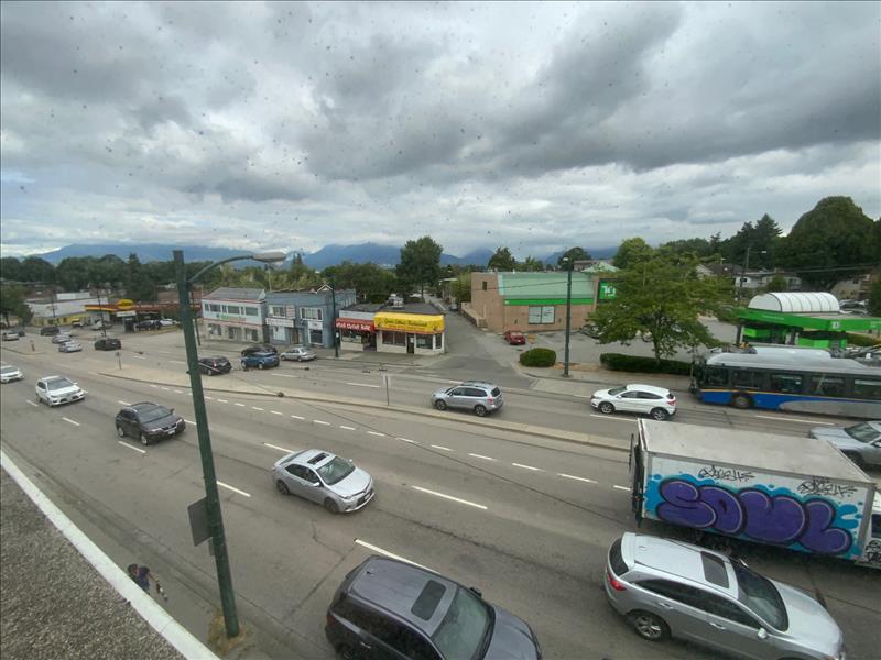 1942   Kingsway, Vancouver