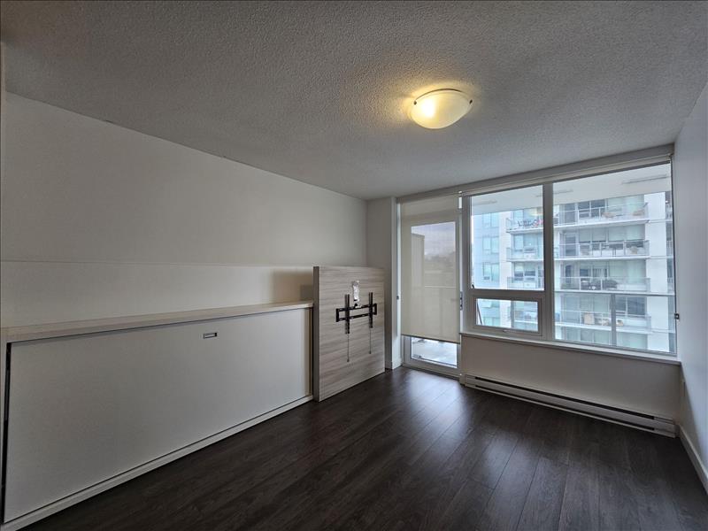 988  Quayside Drive