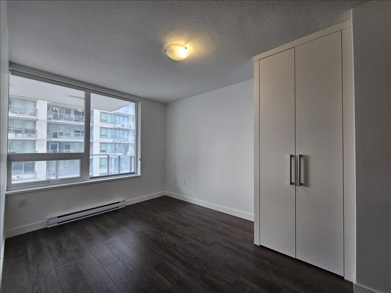 988  Quayside Drive