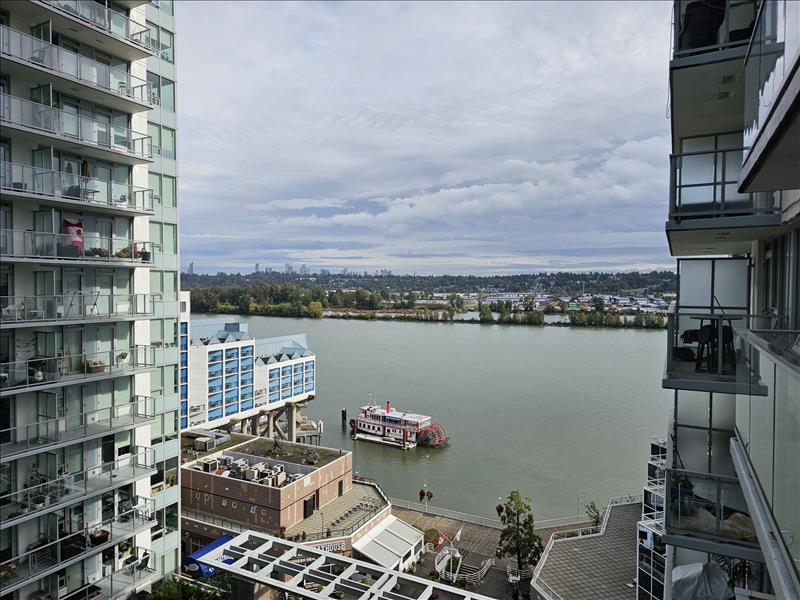 988  Quayside Drive