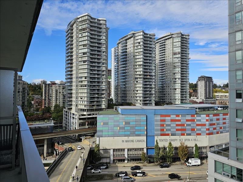 988  Quayside Drive