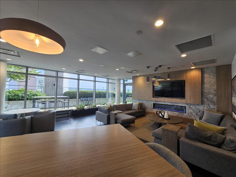 988  Quayside Drive